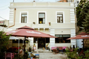 Отель Hostel Durres  Дуррес